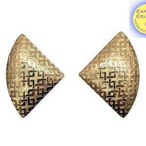 Vintage 1980s Signed Trifari Goldtone Wedge Shaped Geometric Clip Earrings